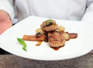 SOLOMILLO DE CERDO CON CEBOLLITAS AL VINAGRE