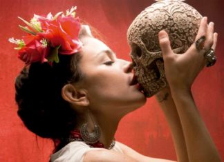 FLORA MARTÍNEZ – Frida libre!