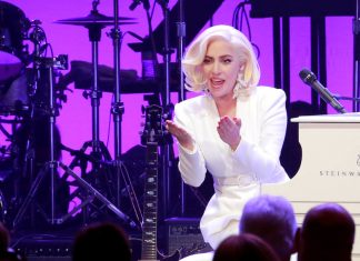 Lady Gaga reaparece en los escenarios