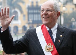 Presidente de Perú renuncia a su cargo