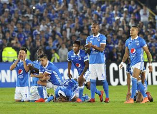 Azul, pintado de azul