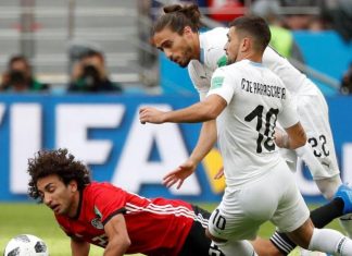 Las pirámides egipcias no soportaron el juego aéreo de Uruguay y perdieron 1-0