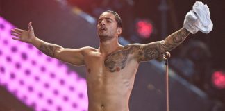 Roban a Maluma en Rusia