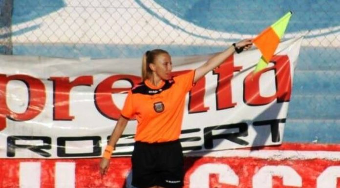 Con agua caliente, jueza de línea es agredida en Argentina