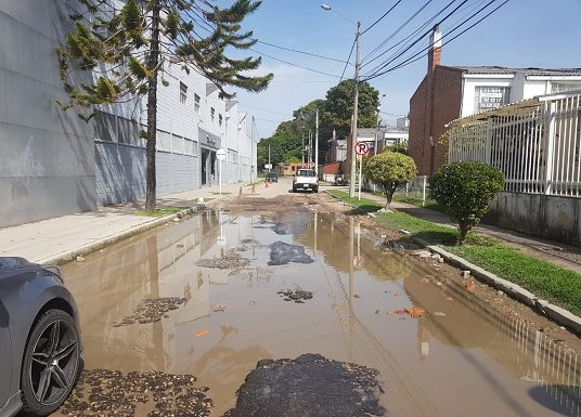 La Alcaldía de Bogotá recupera vía de importante localidad