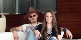 La cantante Joy de la agrupación mexicana Jesse y Joy espera su primer hijo, junto a su esposa