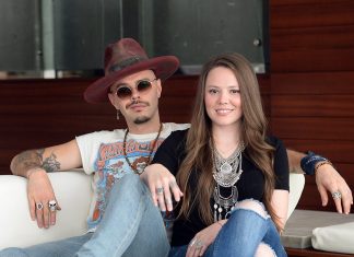 La cantante Joy de la agrupación mexicana Jesse y Joy espera su primer hijo, junto a su esposa