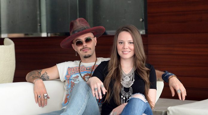 La cantante Joy de la agrupación mexicana Jesse y Joy espera su primer hijo, junto a su esposa