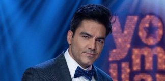 Sensuales fotos de Ernesto Calzadilla por una obra benéfica