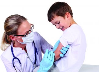 Vacunación domiciliaria en Cazucá