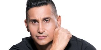 La caída de Hebert Vargas en concierto