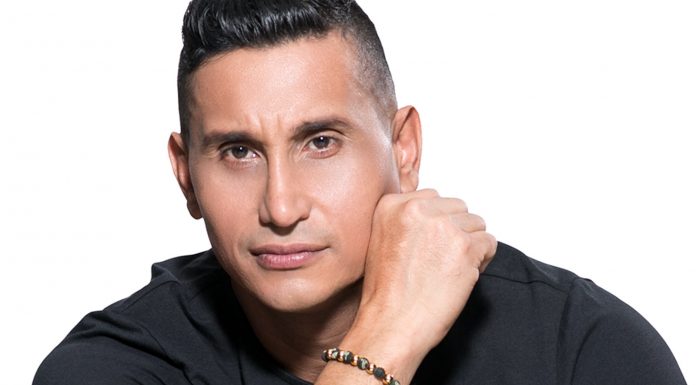 La caída de Hebert Vargas en concierto