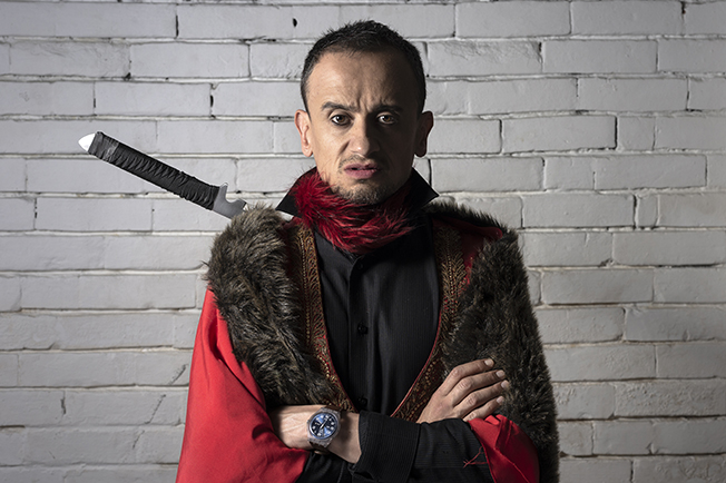 Regresa: “Mosca” Un viaje a lo más oscuro del ser humano al Teatro Petra