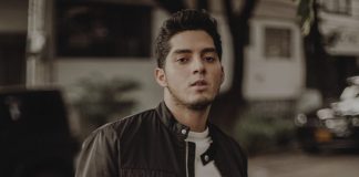 Mati Gómez cantando con los grandes