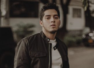 Mati Gómez cantando con los grandes