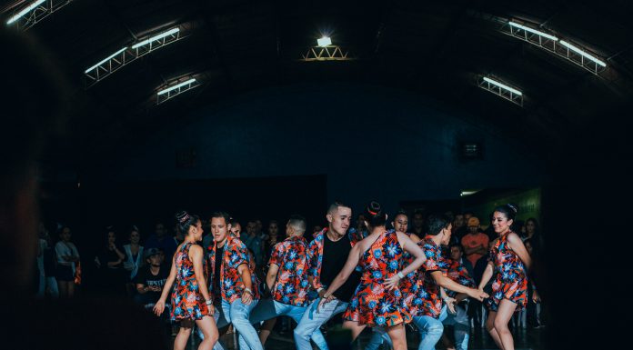 Bailemos pegaditos con estos recomendados salseros