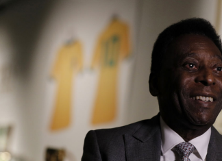Pele sale del hospital y se enfrenta a la quimioterapia Ex futbolista Pele