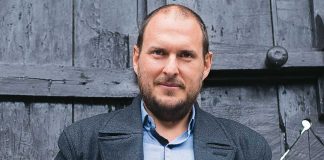 Andrés Parra defiende a su hijo de dos años tras ser atacado Andrés Parra