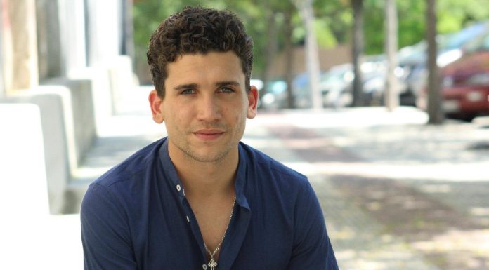 Jaime Lorente: Las primeras imagenes de su hija Jaime Lorente