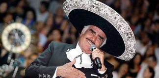 Vicente Fernández se le estaría apareciendo a sus familiares