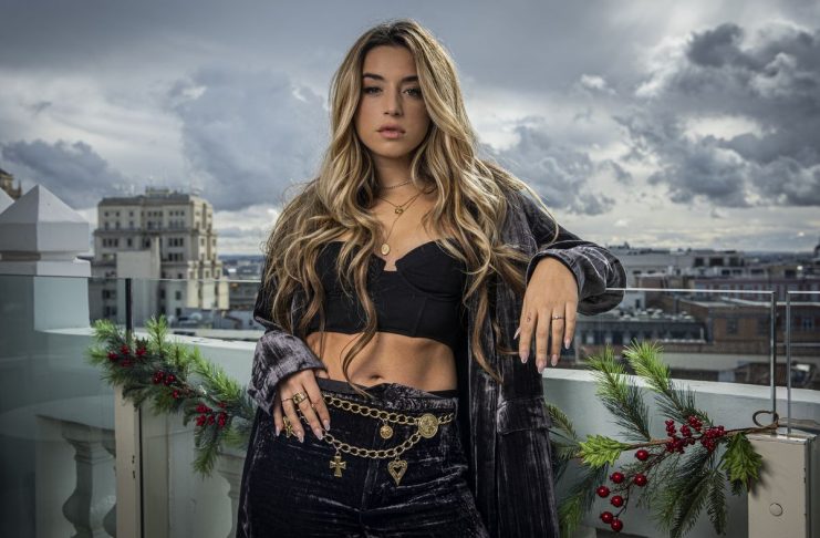 Lola Índigo y su viaje a los 2000 en ‘Toy Story’ y ‘ABC’ Lola Indigo