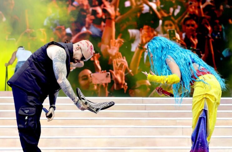 J Balvin fue el invitado de Karol G en su 2da fecha en Coachella j balvin