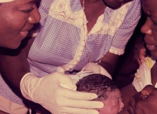 En el día de la afrocolombianidad, las parteras lo ancestral de la vida Patronas