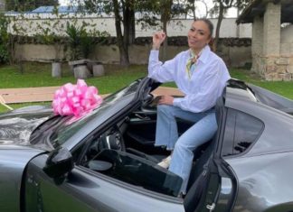El espectacular regalo que le dio Epa Colombia a su mamá Por medio de su cuenta de Instagram Epa Colombia mostró el regalo con el que sorprendió a su mamá en el día de las madres