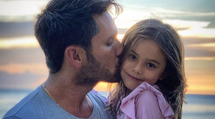 El director de ‘Pálpito’, Camilo Vega, solo palpita por Mila Serie pálpito