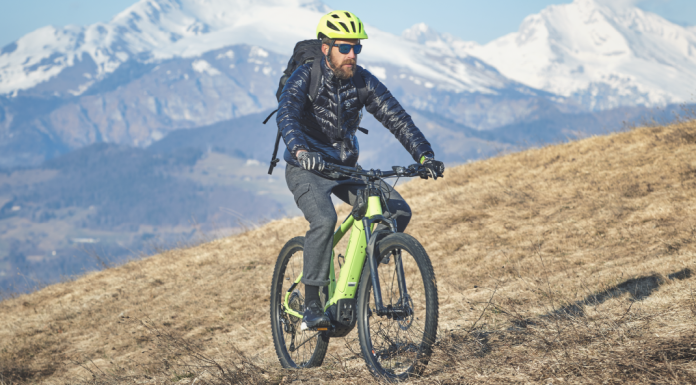 A engallar la ‘bici’ de papá, para celebrar su día regalo para papá