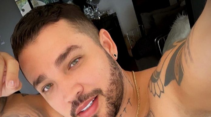 Jessi Uribe está de chicanero por su carro nuevo Jessi Uribe