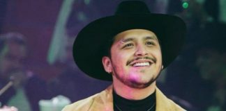 Christian Nodal le cumplió la promesa a su maestro de infancia nodal