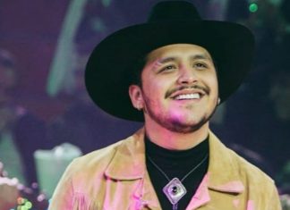 Christian Nodal le cumplió la promesa a su maestro de infancia nodal