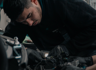 Estos son los pasos para que usted mismo realice el cambio el aceite al carro Cambio de aceite