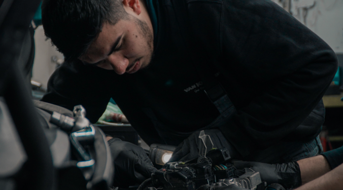 Estos son los pasos para que usted mismo realice el cambio el aceite al carro Cambio de aceite