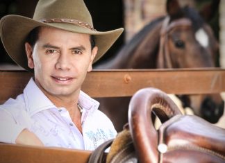 Así le quedó la cirugía estética a Jhonny Rivera Jhonny Rivera