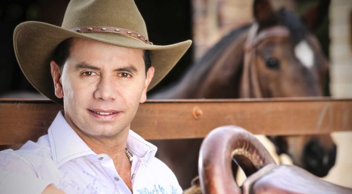 Así le quedó la cirugía estética a Jhonny Rivera Jhonny Rivera