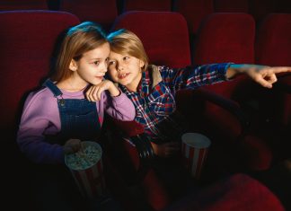 Una tarde de hermanos y películas, celebra este día con tu segundo ADN Películas