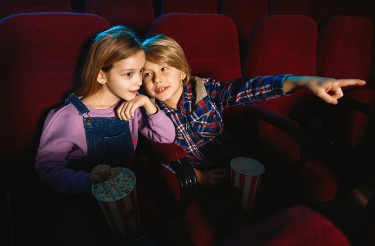 Una tarde de hermanos y películas, celebra este día con tu segundo ADN Películas