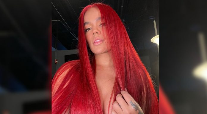 Video: Karol G se quedó sin falda en pleno concierto Karol G