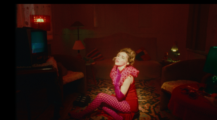 Tinna Rey y DMT la sustancia que transmite en su nuevo sencillo Tinna Rey