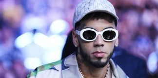 Video: Anuel AA se metió tremendo porrazo en pleno concierto Anuel AA