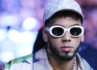 Video: Anuel AA se metió tremendo porrazo en pleno concierto Anuel AA