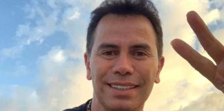 Jhonny Rivera cuenta en qué gasta el dinero Jhonny Rivera