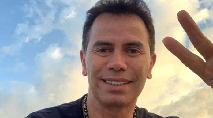 Jhonny Rivera cuenta en qué gasta el dinero Jhonny Rivera