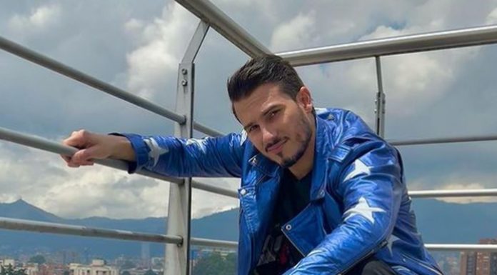 Pipe Bueno se pegó mero porrazo en pleno concierto Pipe Bueno