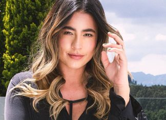 Fotos: Carla Giraldo se quita los pantis y deja ver demás Carla Giraldo