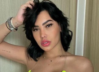 Video: A Ana del Castillo le lanzaron un objeto en plena presentación Ana