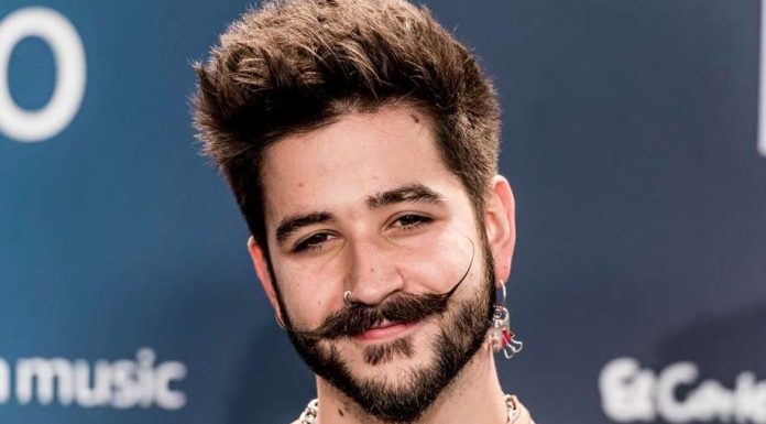 (Foto) Joven que se tatuó a Camilo es objeto de burlas. Dicen que la obra “se parece más a Rafael Orozco” Camilo Echeverry