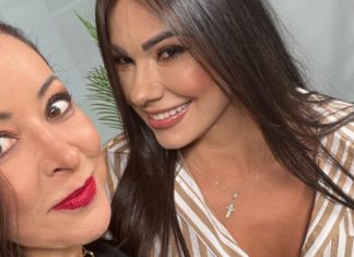 Esperanza Gómez y Flavia Dos Santos protagonizaron apasionado beso esperanza gomez y flavia dos santos